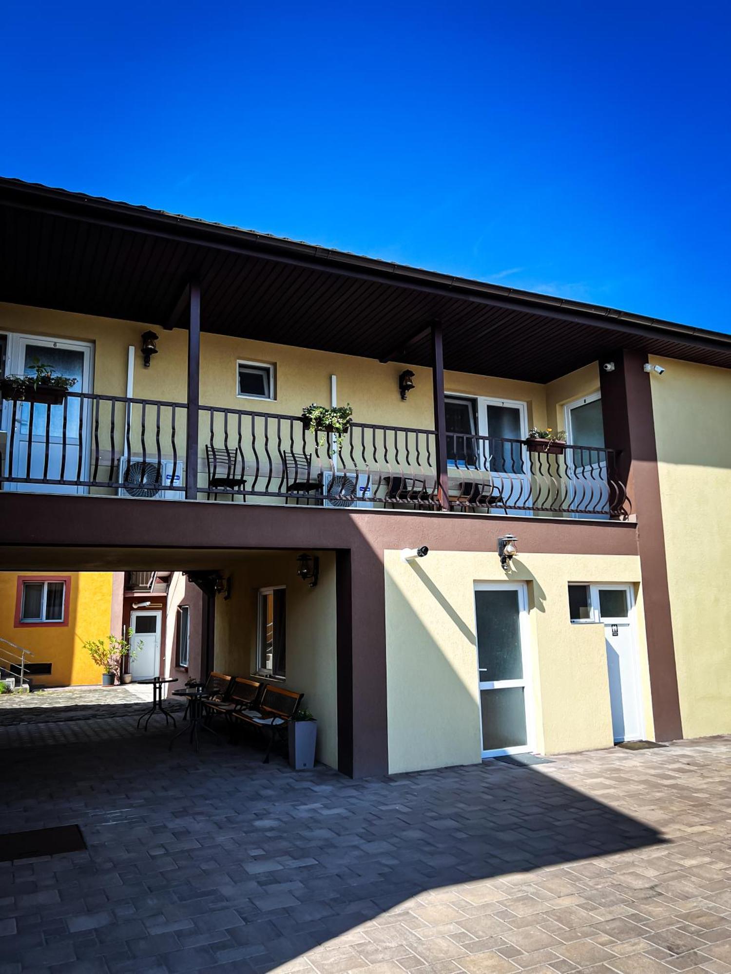 Pensiune Carpati Hunedoara Exterior foto